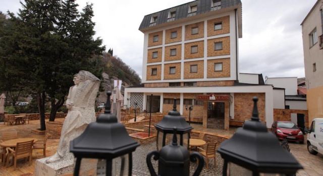 Hotel Kratis